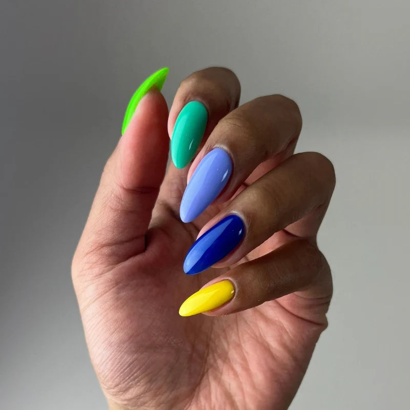 DIVA Duo DV193 Hot Girl Walks